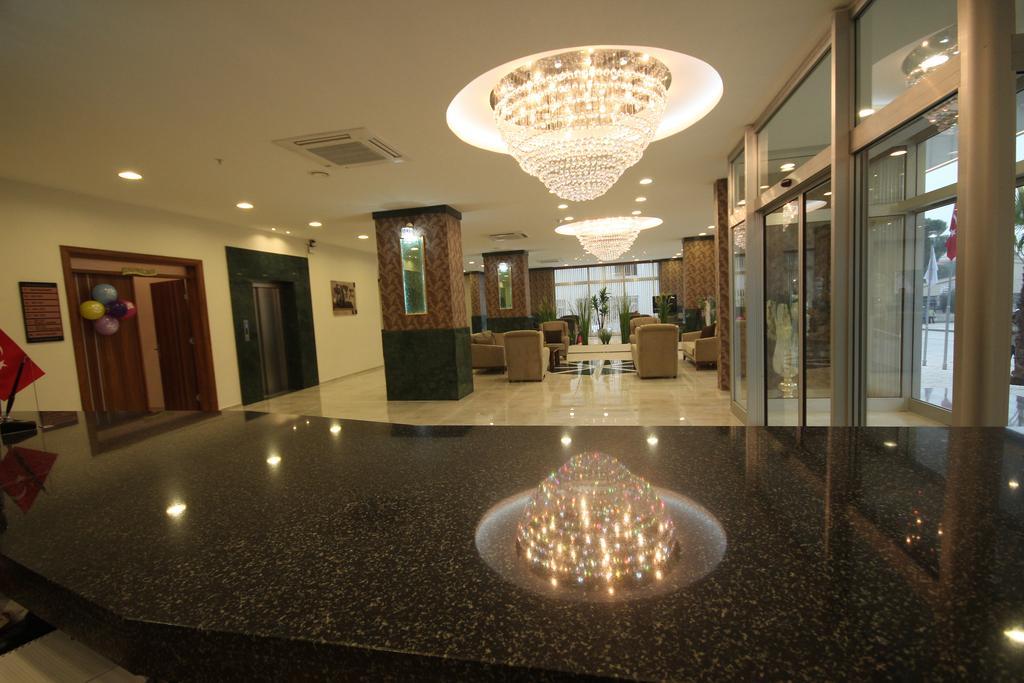 Palmcity Hotel Turgutlu Екстериор снимка